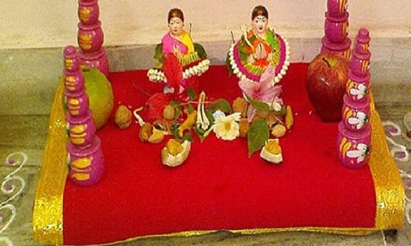 हरतालिका पूजा कशी करावी व हरतालिकेची कहाणी (hartalika puja vidhi in marathi)