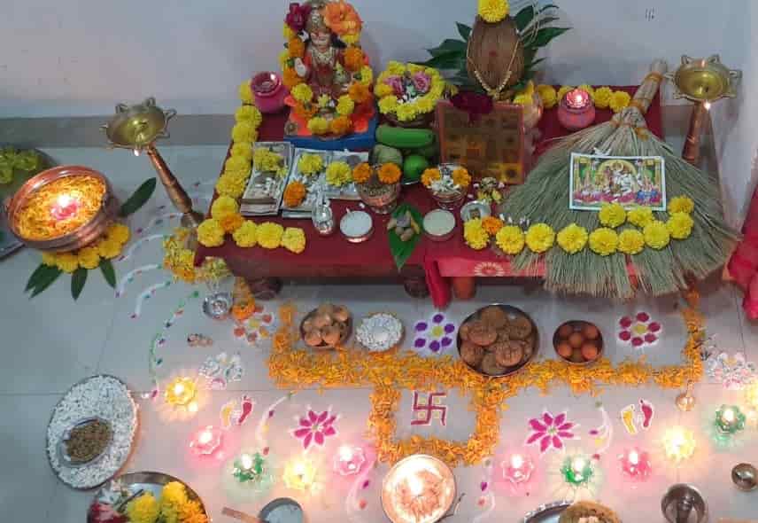 लक्ष्मी पुजन कसे करावे | दिवाळी लक्ष्मी पुजन कसे करावे (lakshmi pujan kase karave in marathi)